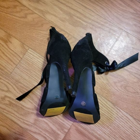 NEW Liliana Ribbon Tie Up Strappy Suede High Heel Sandals - Picture 9 of 11